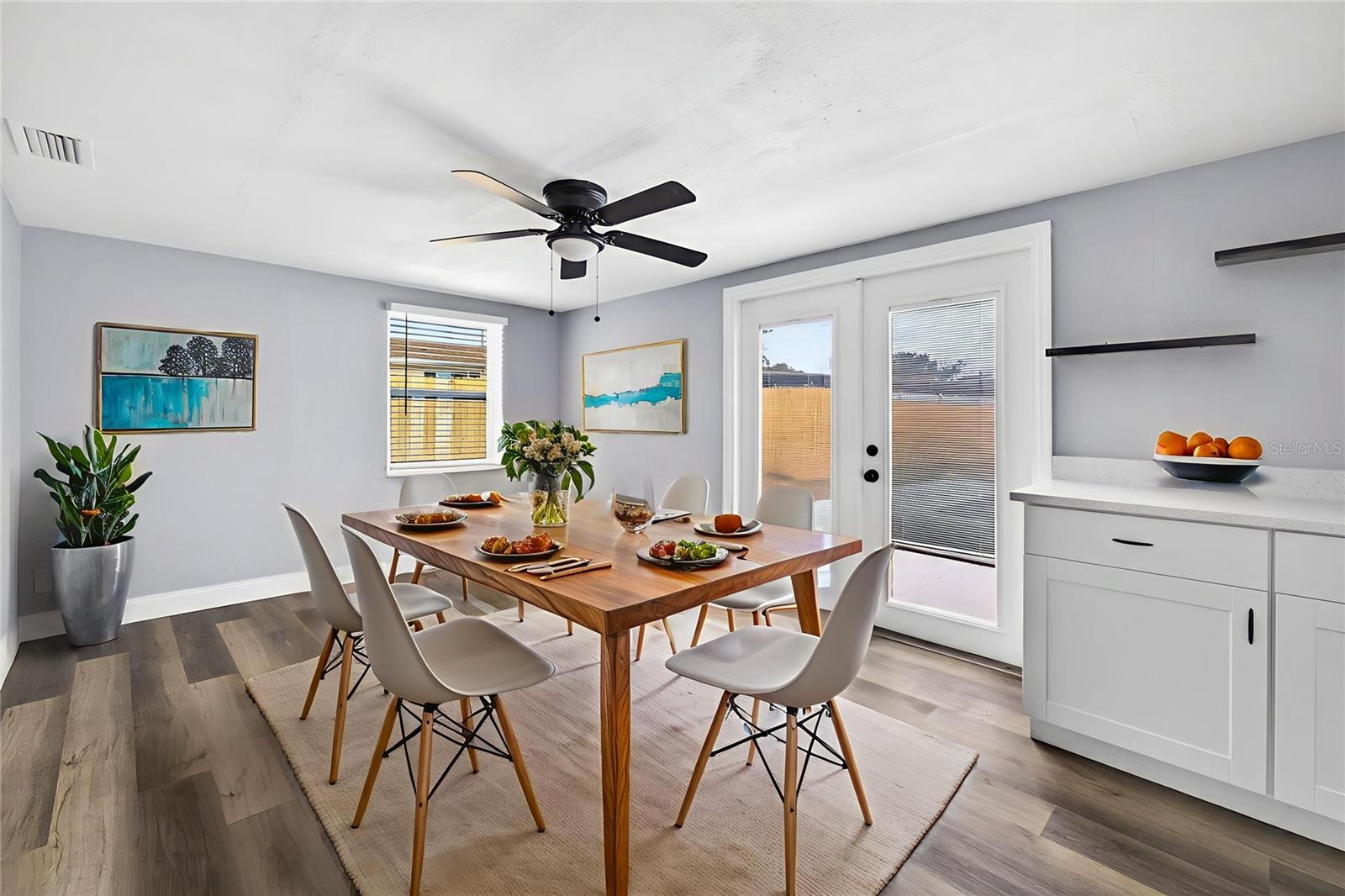 COLONIAL HILLS - Residential