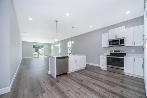 A home in LONGWOOD