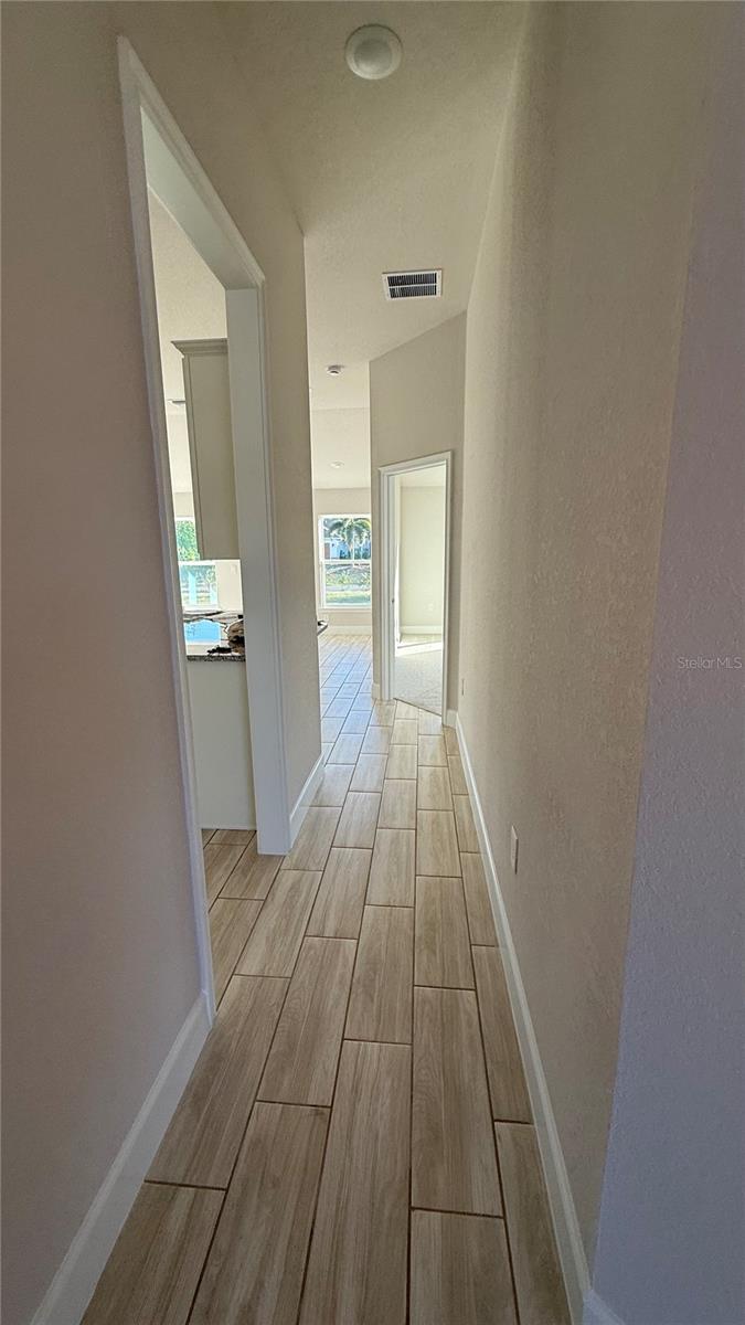 2624 AVERLAND LOOP