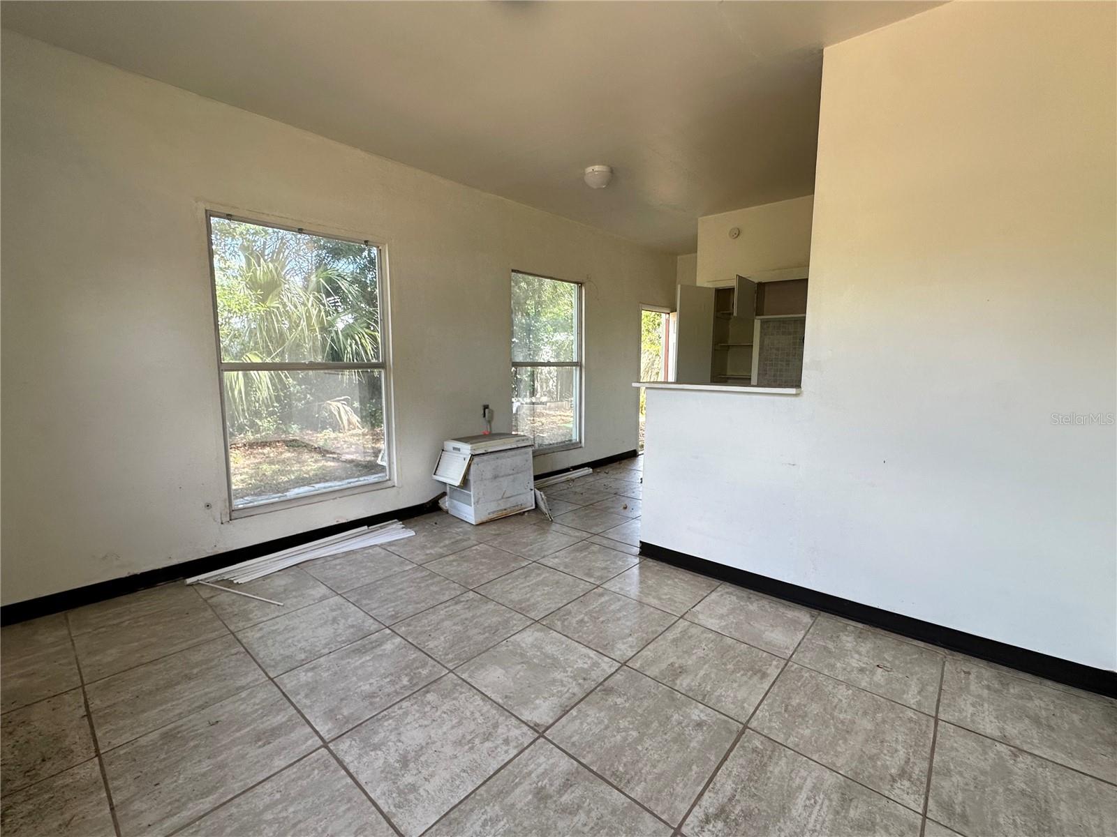 WINIFRED HIGHLANDS - Residential Income