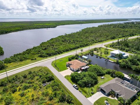 A home in PORT CHARLOTTE