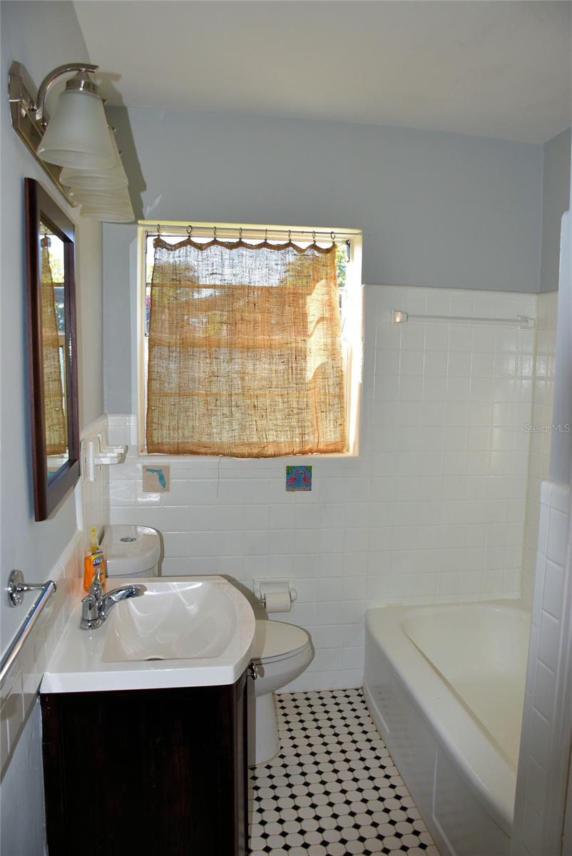 SHORES LAKE KILLARNEY SEC 02 - Residential Lease