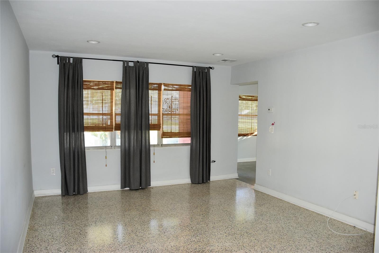 SHORES LAKE KILLARNEY SEC 02 - Residential Lease
