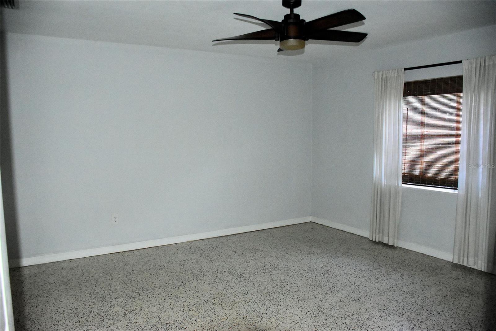 SHORES LAKE KILLARNEY SEC 02 - Residential Lease