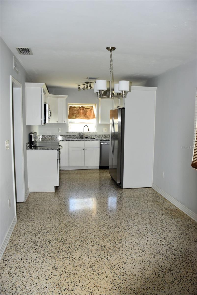 SHORES LAKE KILLARNEY SEC 02 - Residential Lease
