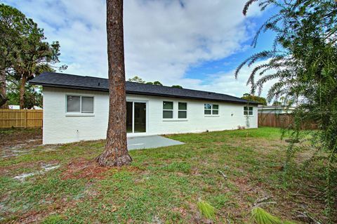 A home in DAYTONA BEACH