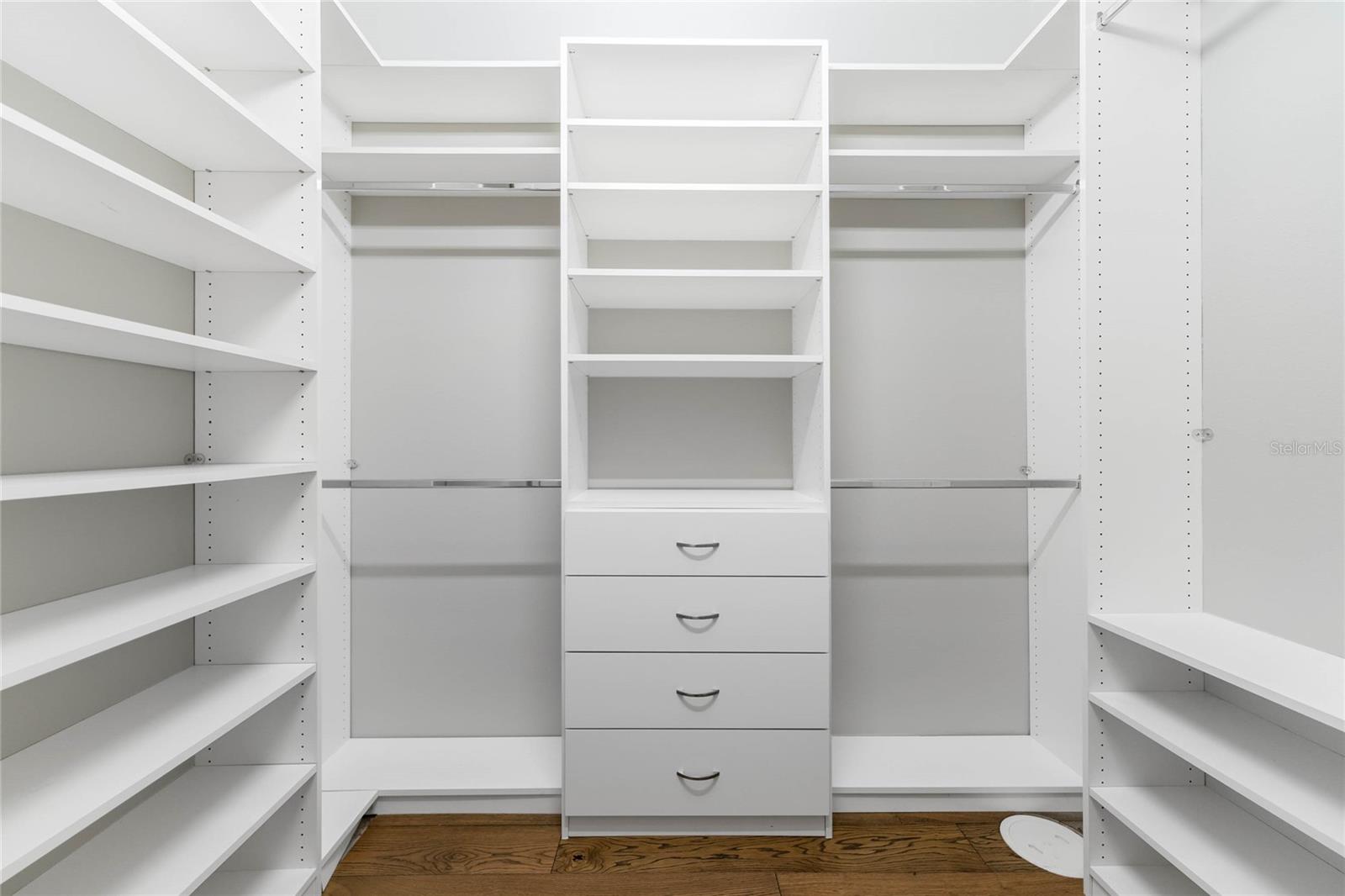 BELLALAGO PH 03 - Residential Lease