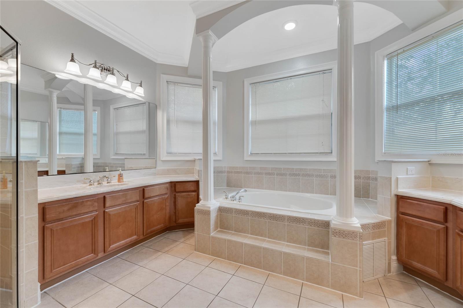 BELLALAGO PH 03 - Residential Lease