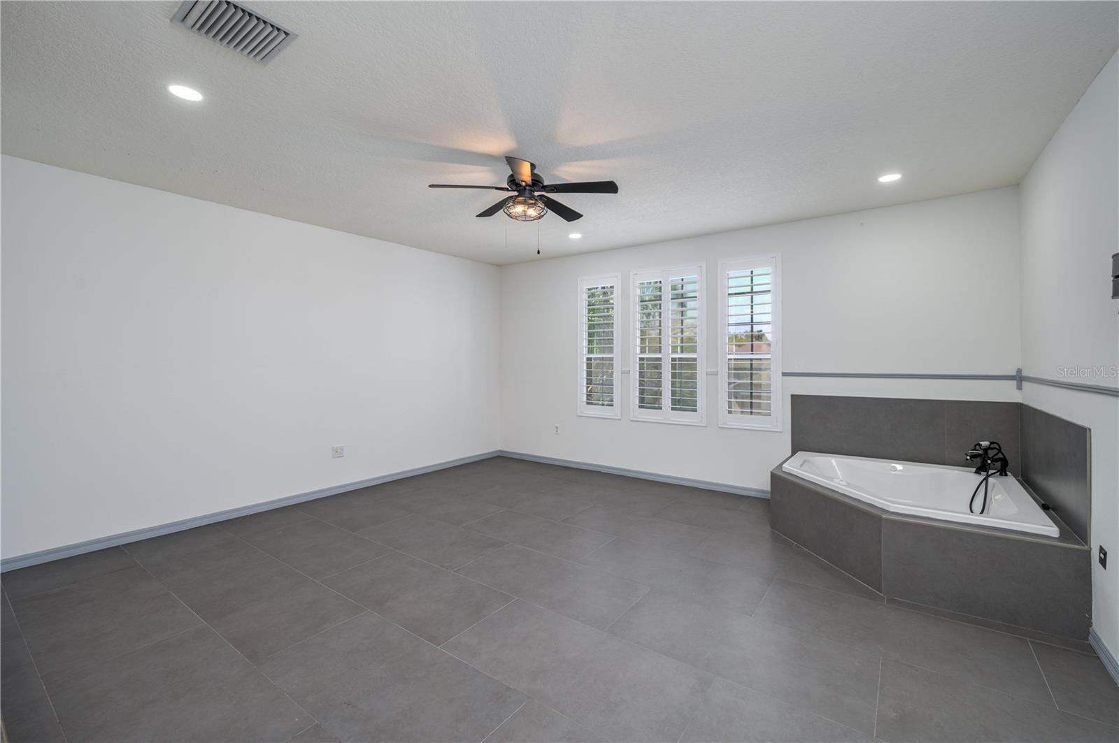 LAKEVIEW VILLAGE SEC M - Residential Lease