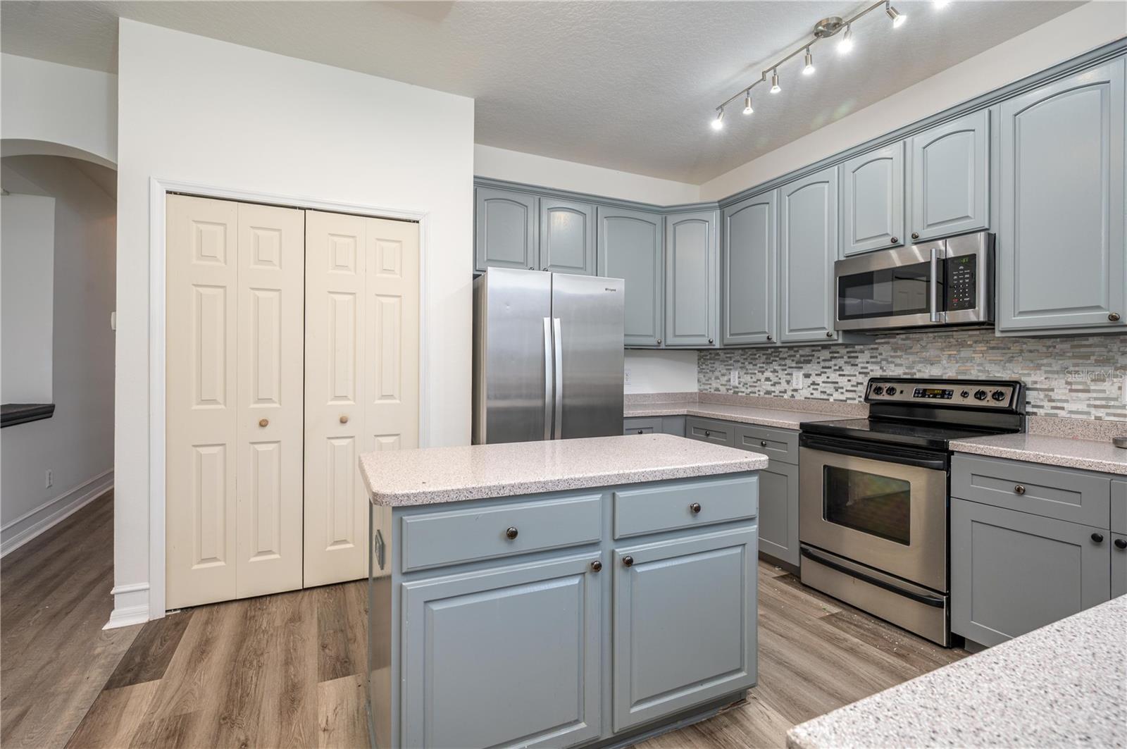 LAKEVIEW VILLAGE SEC M - Residential Lease