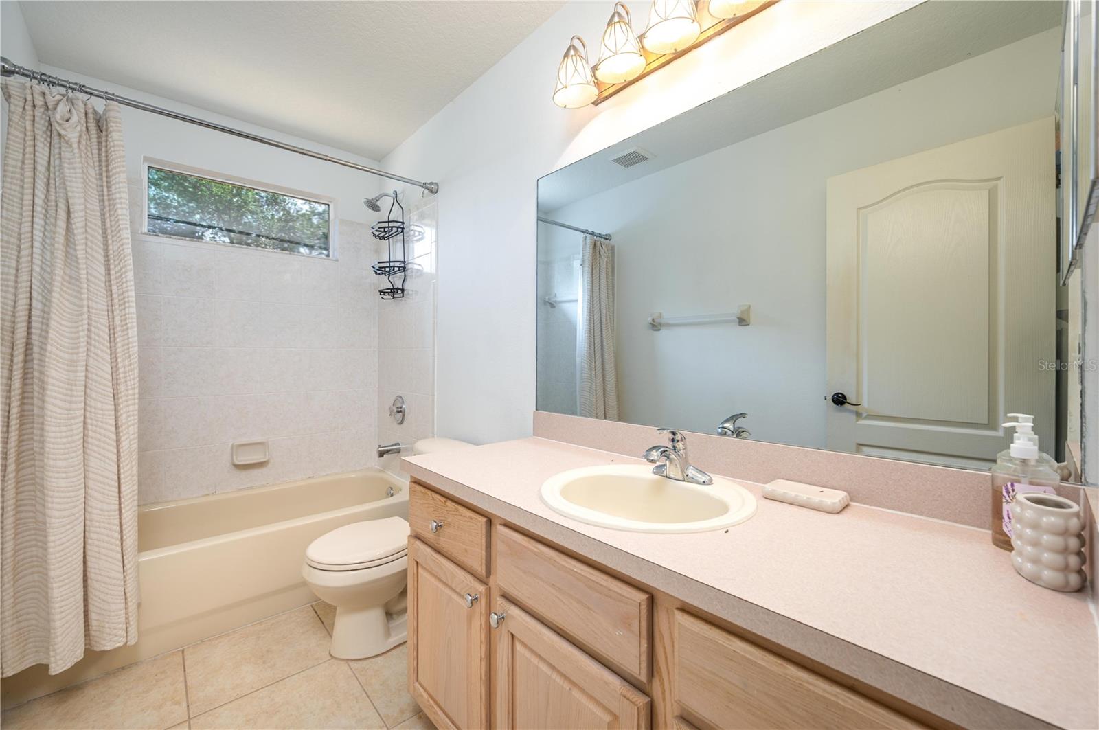 LAKEVIEW VILLAGE SEC M - Residential Lease