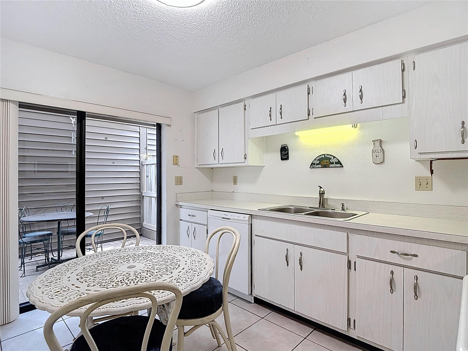 BEACON WOODS WEDGEWOOD CONDO - Residential