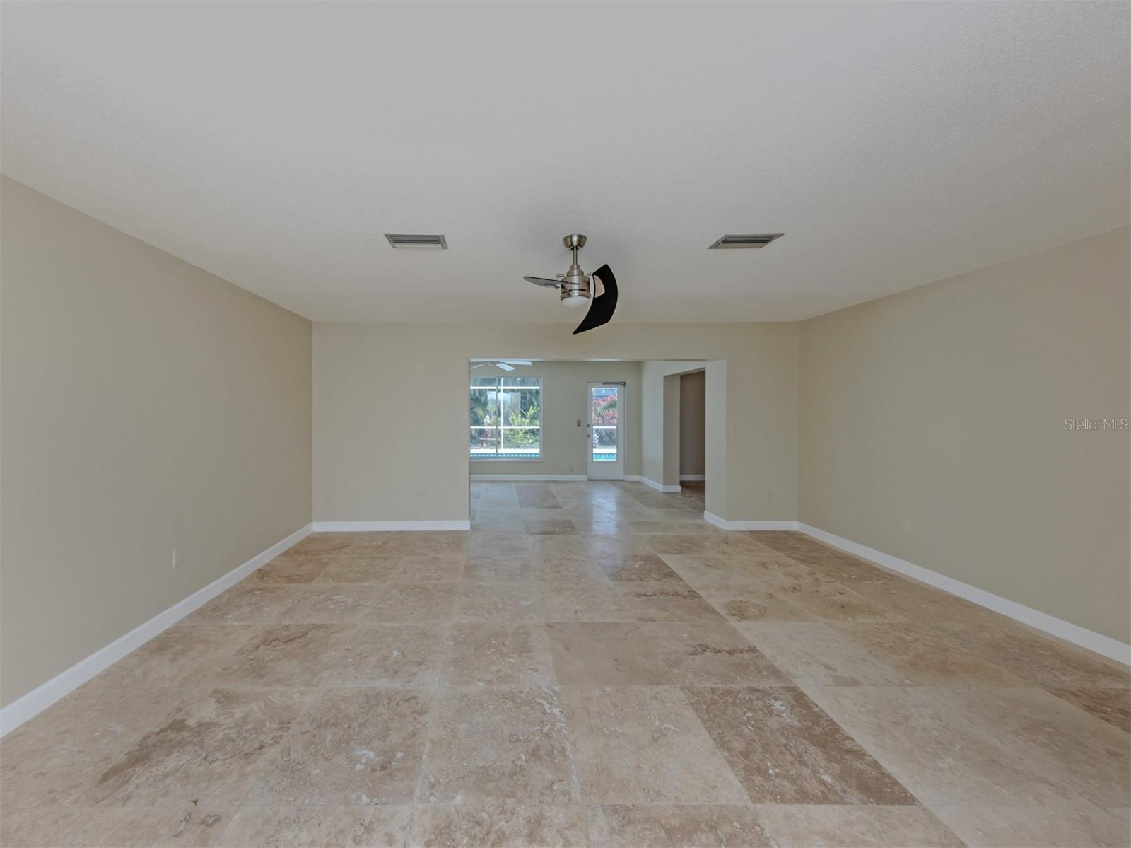 1007 RIVER OAKS COURT