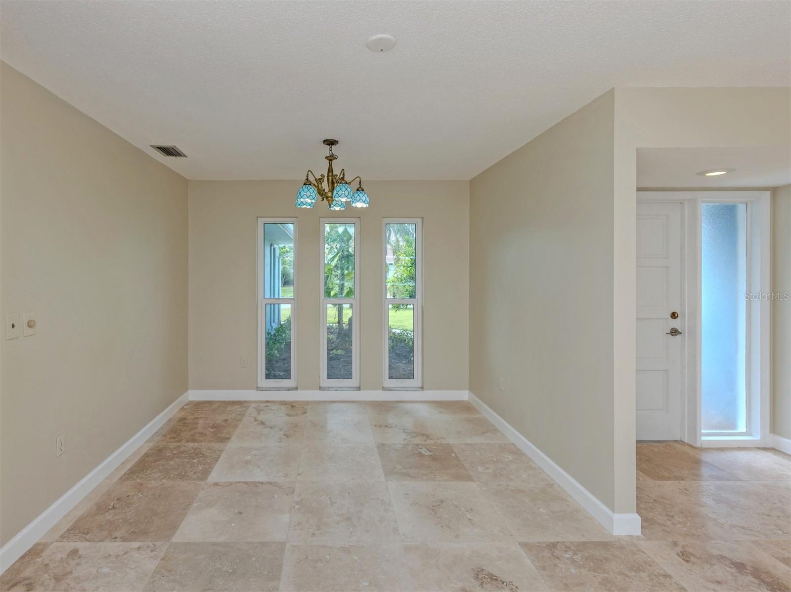1007 RIVER OAKS COURT