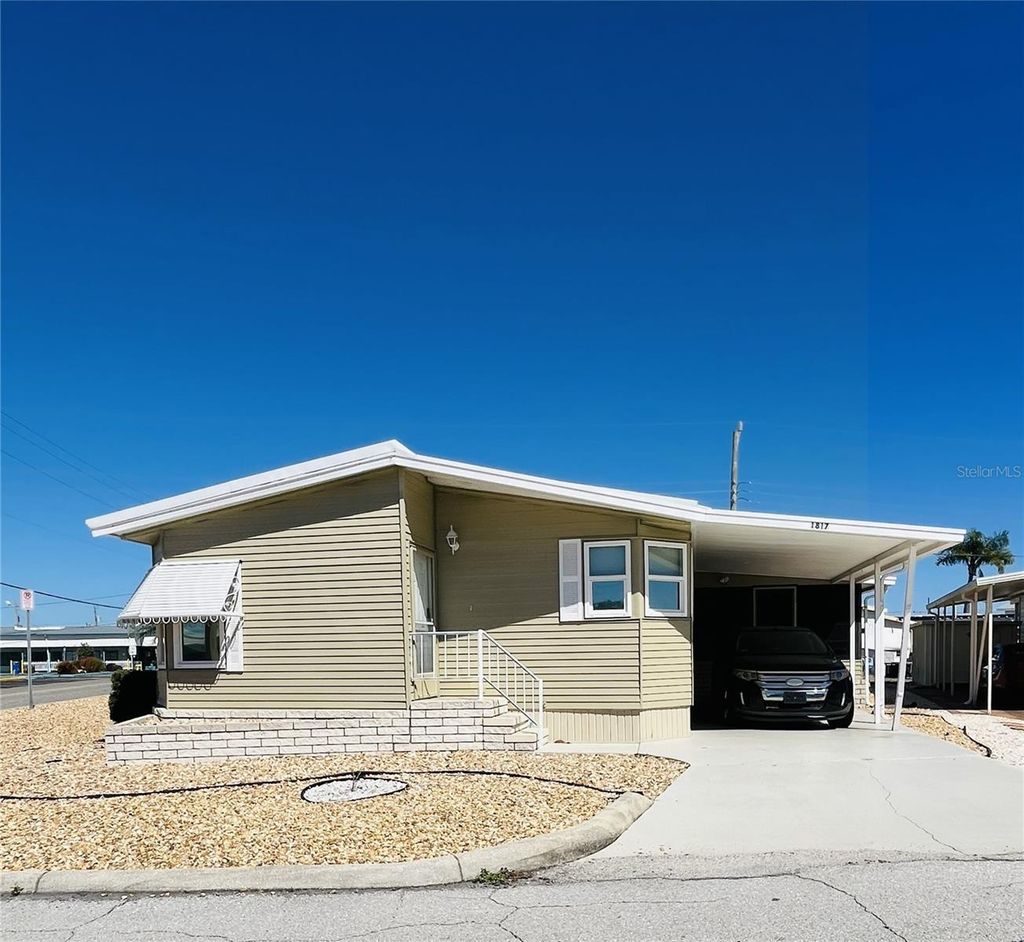 Photo of 1817 Pennsylvania Avenue, Bradenton, FL 34207 (MLS # A4668823)