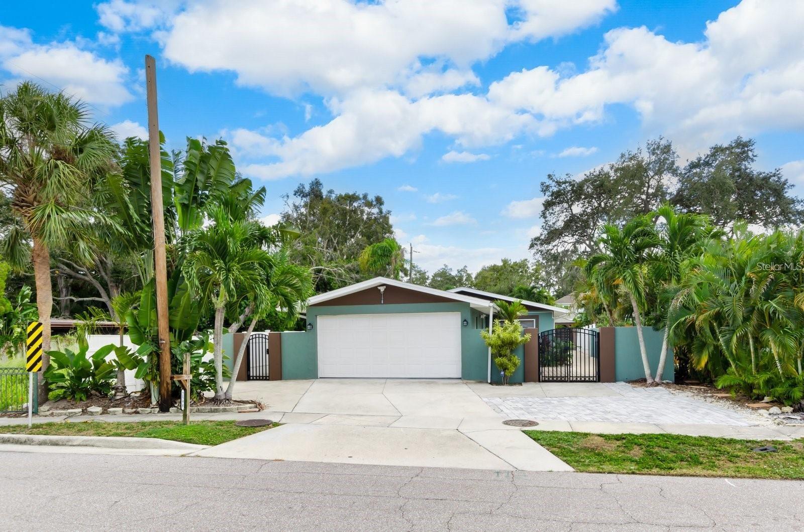 2598 Wood Street, Sarasota