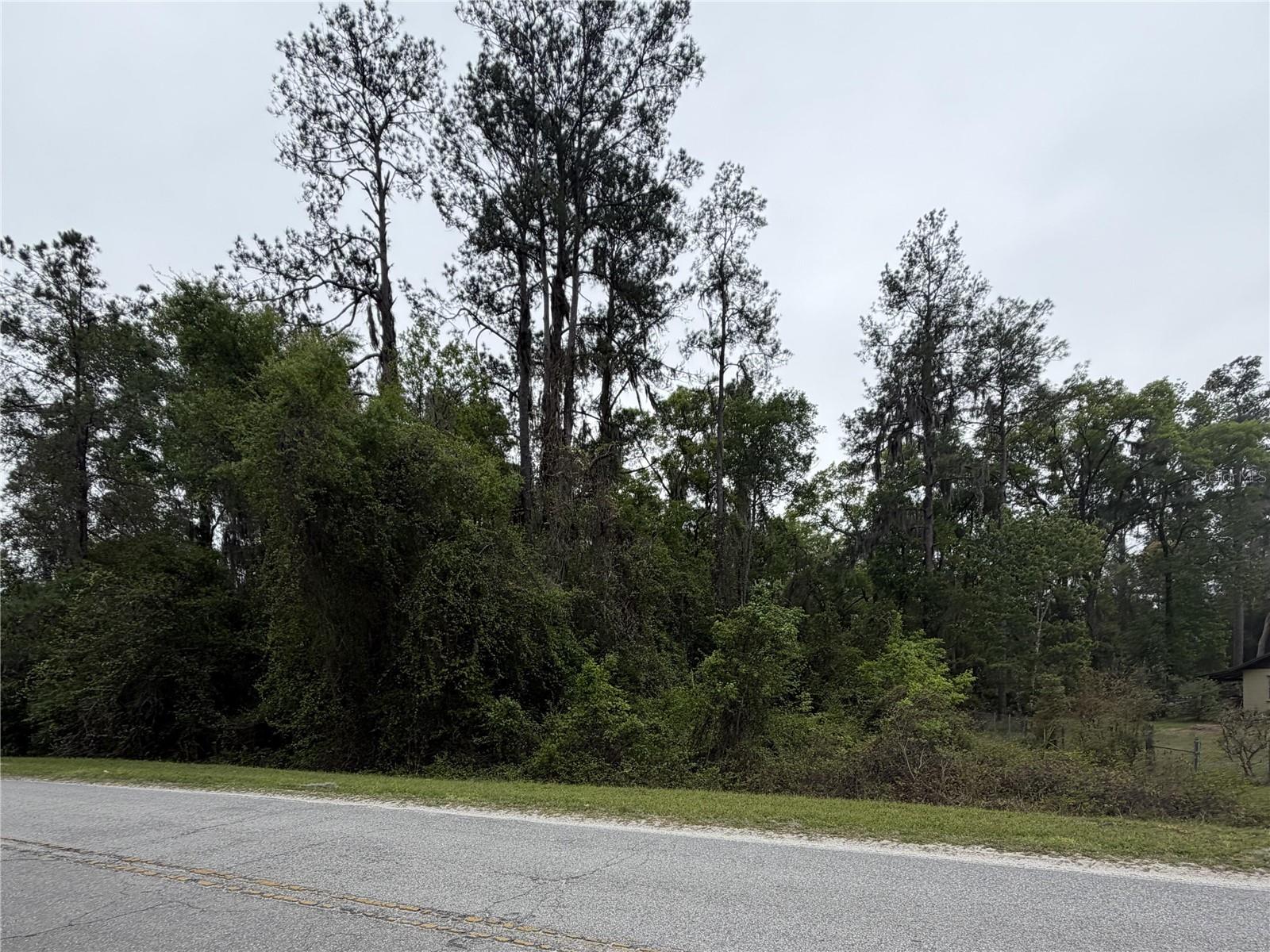 FOUR LAKES COMMUNITY - Land