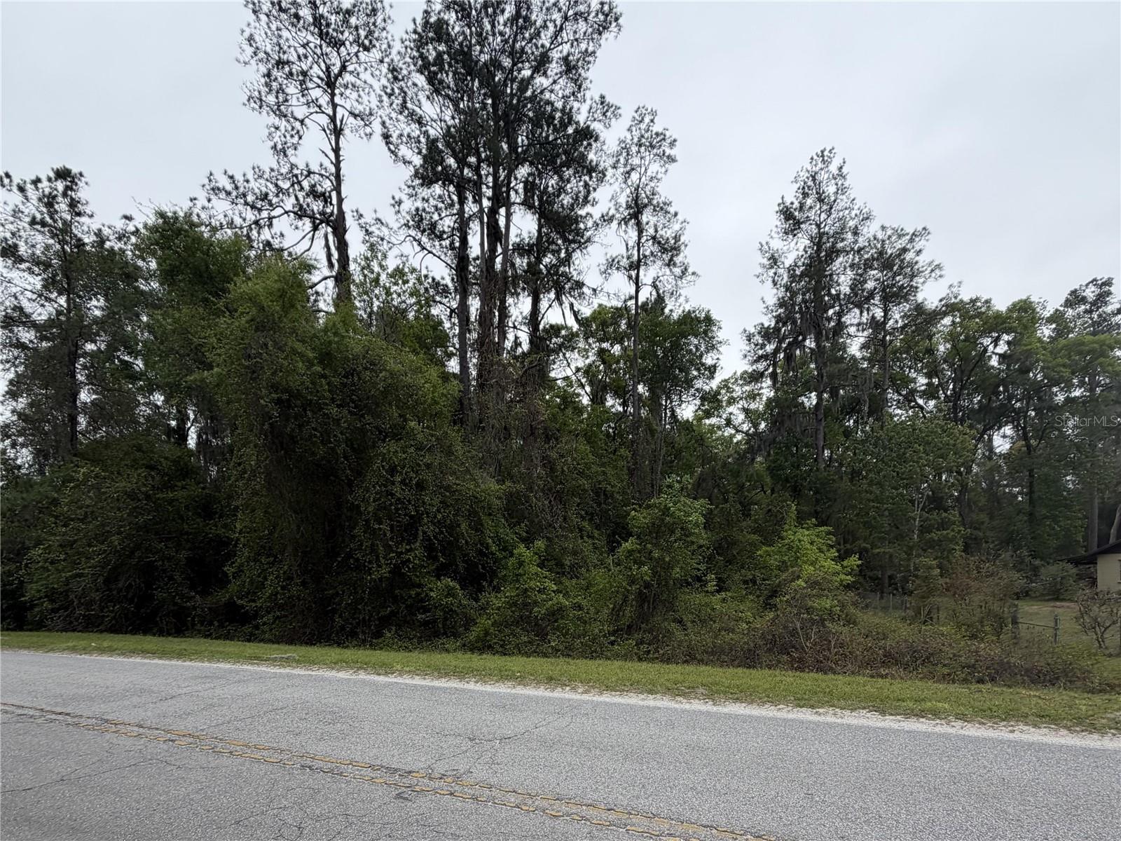 FOUR LAKES COMMUNITY - Land