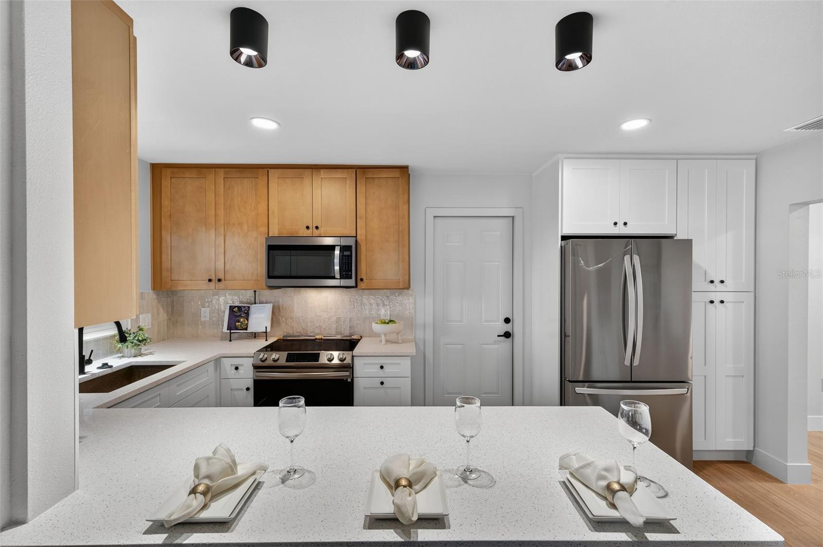 MANHATTAN MANOR 3 - Residential