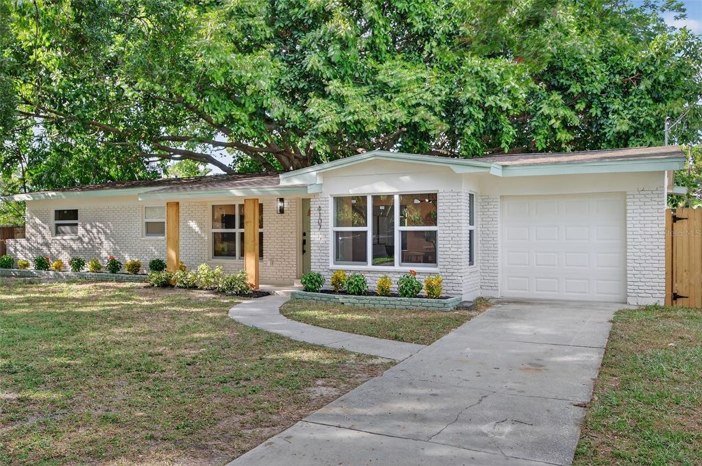 Photo of 4107 W Fielder Street, Tampa, FL 33611 (MLS # TB8435960)