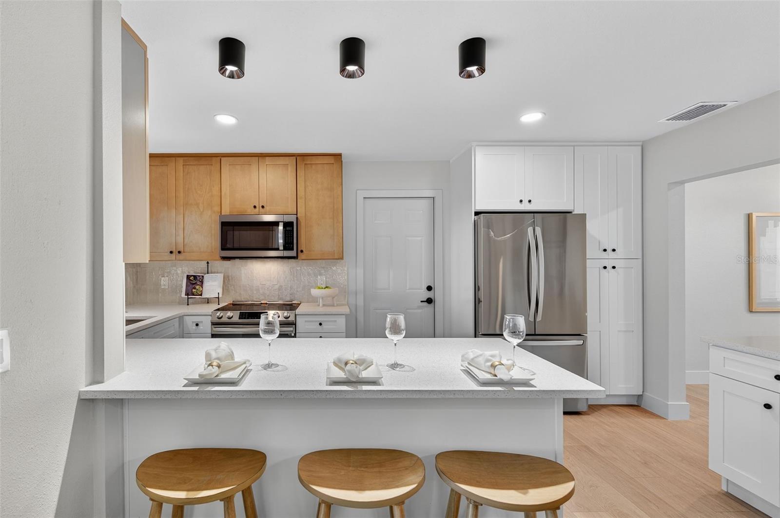 MANHATTAN MANOR 3 - Residential