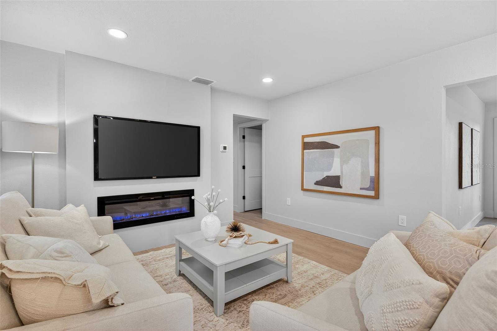MANHATTAN MANOR 3 - Residential