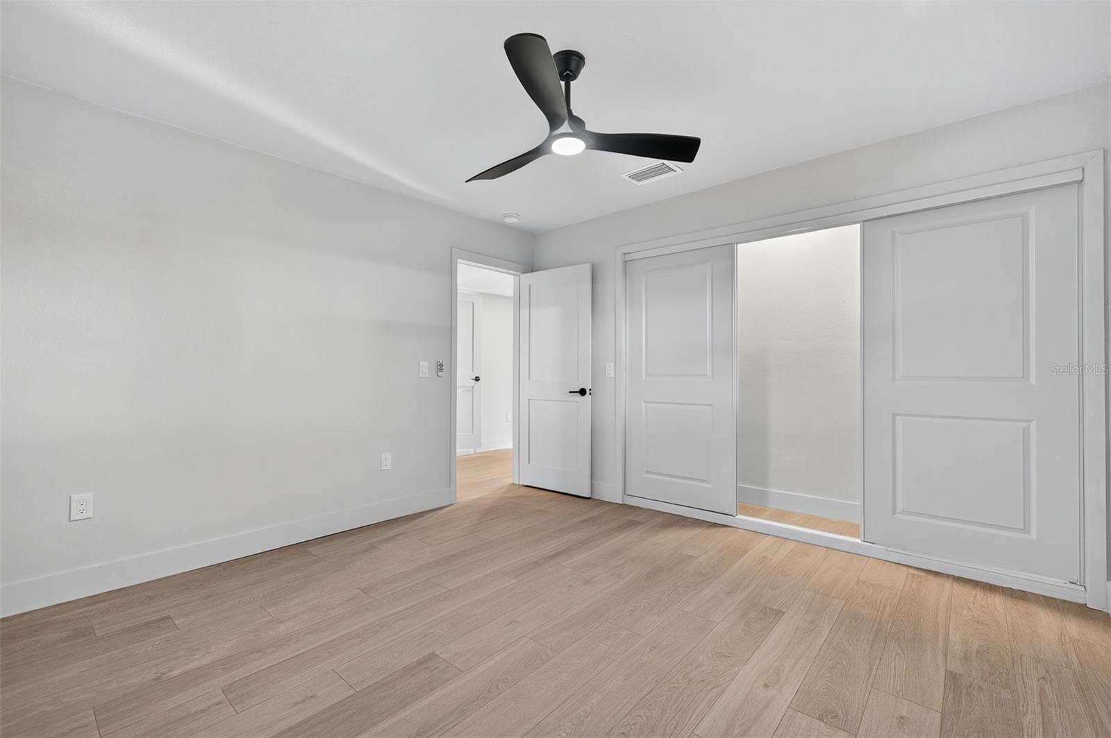 MANHATTAN MANOR 3 - Residential
