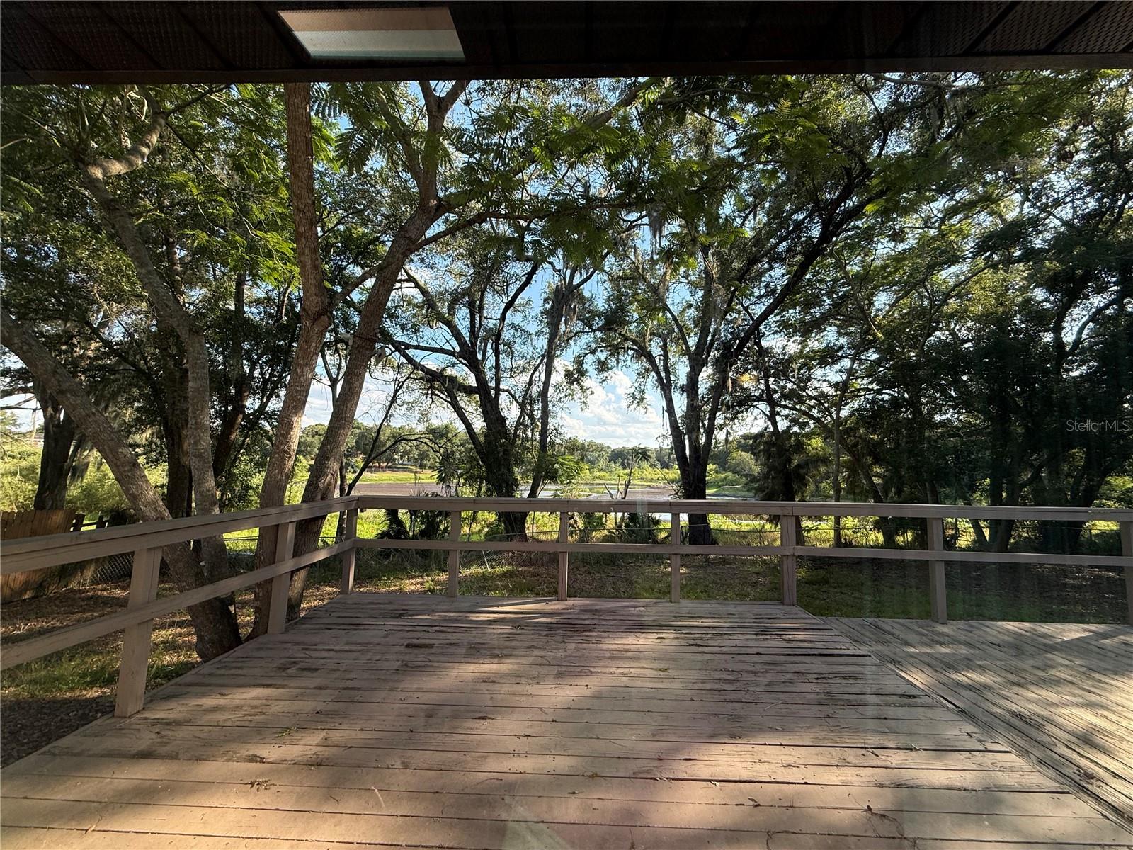 LONG LAKE ESTATES - Residential