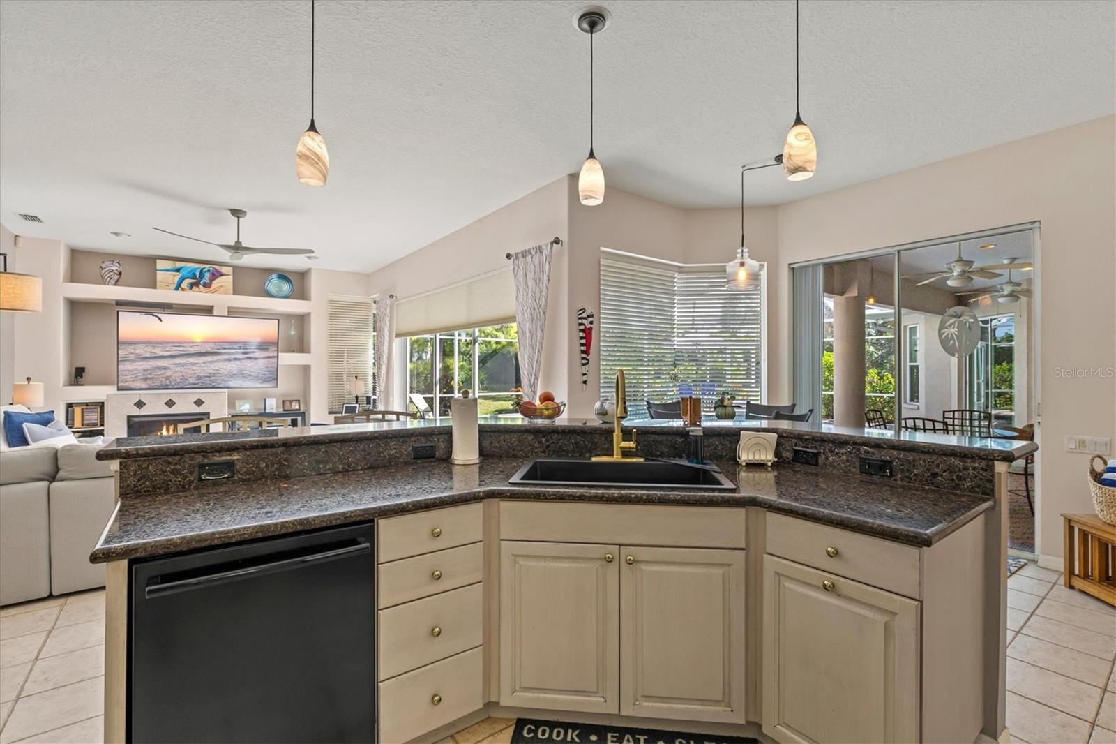 CALUSA LAKES - Residential