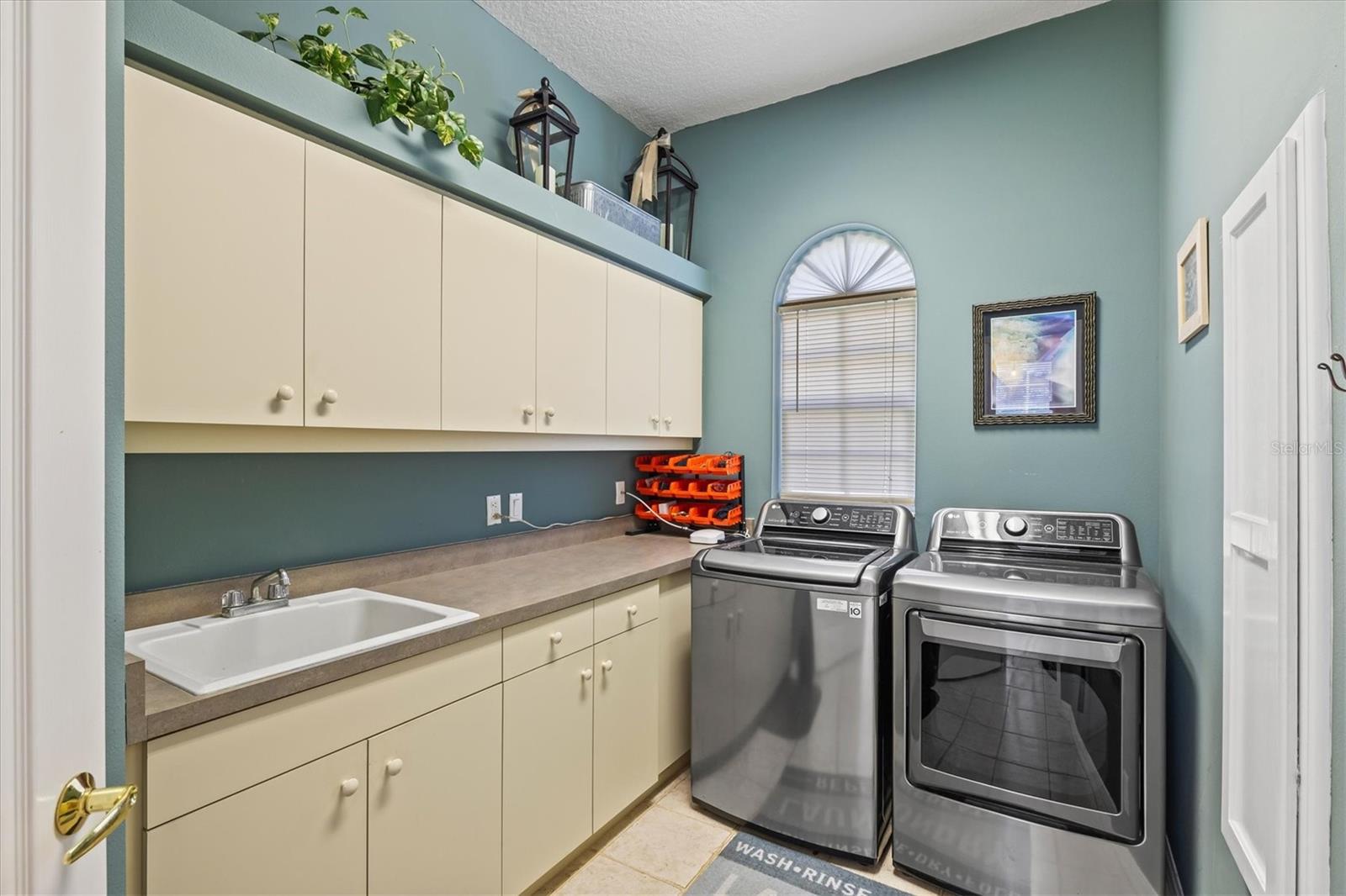 CALUSA LAKES - Residential