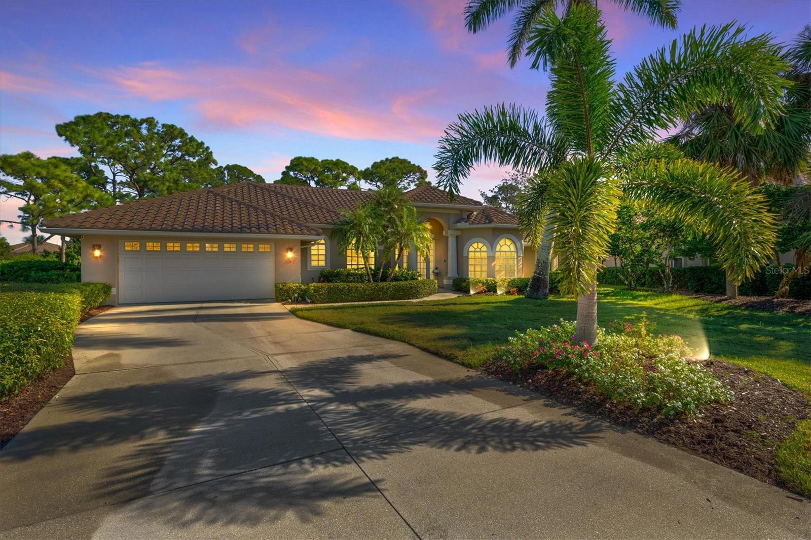 CALUSA LAKES - Residential