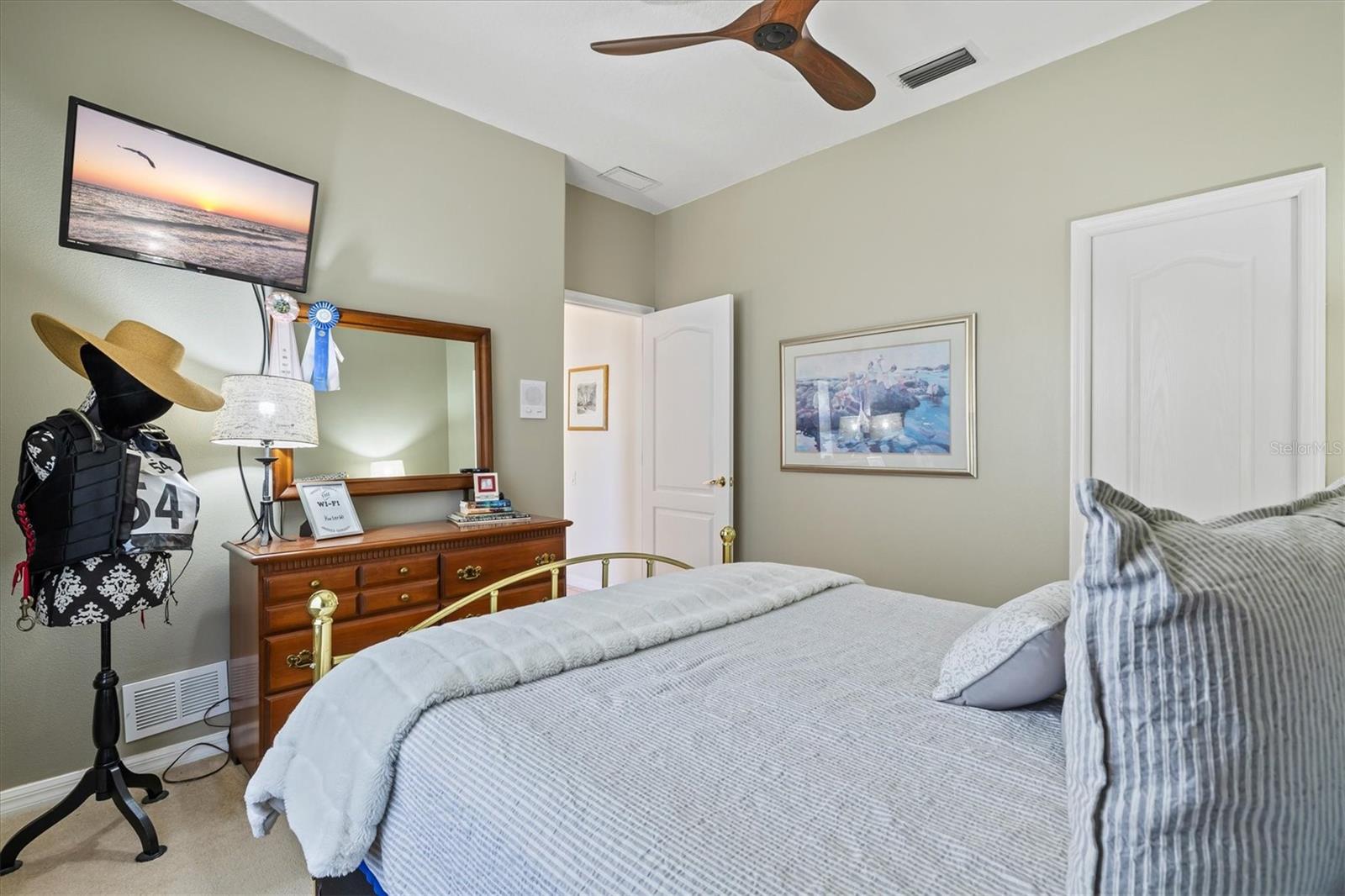 CALUSA LAKES - Residential