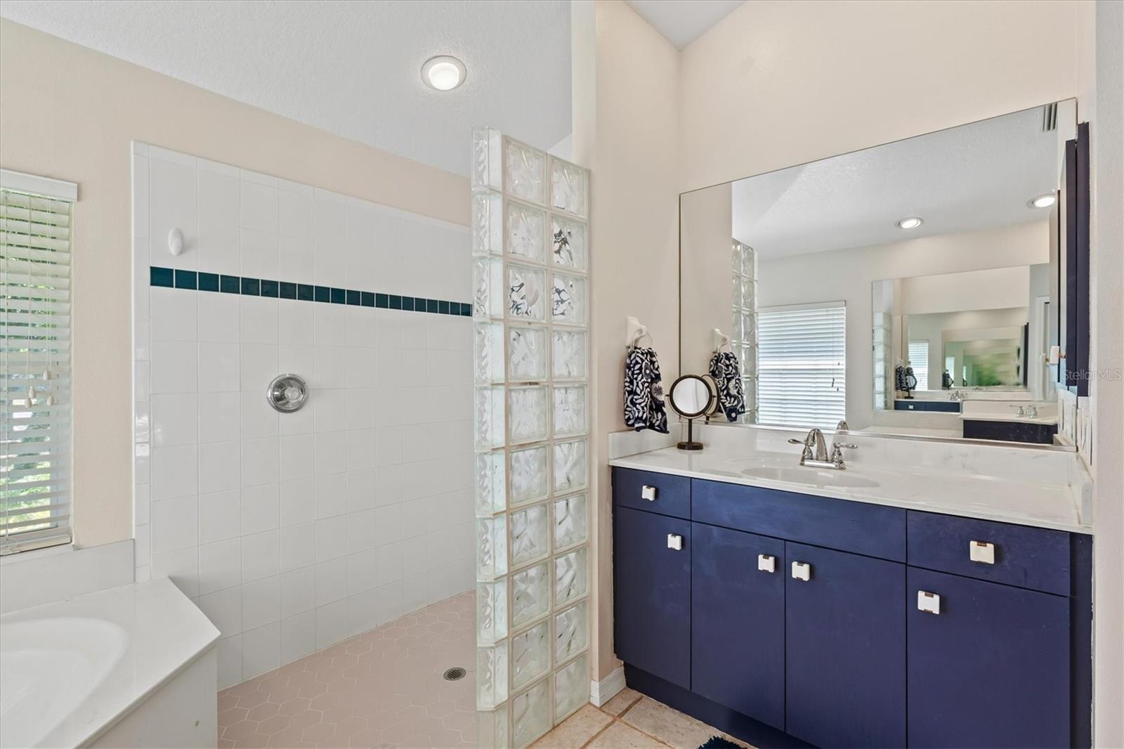 CALUSA LAKES - Residential