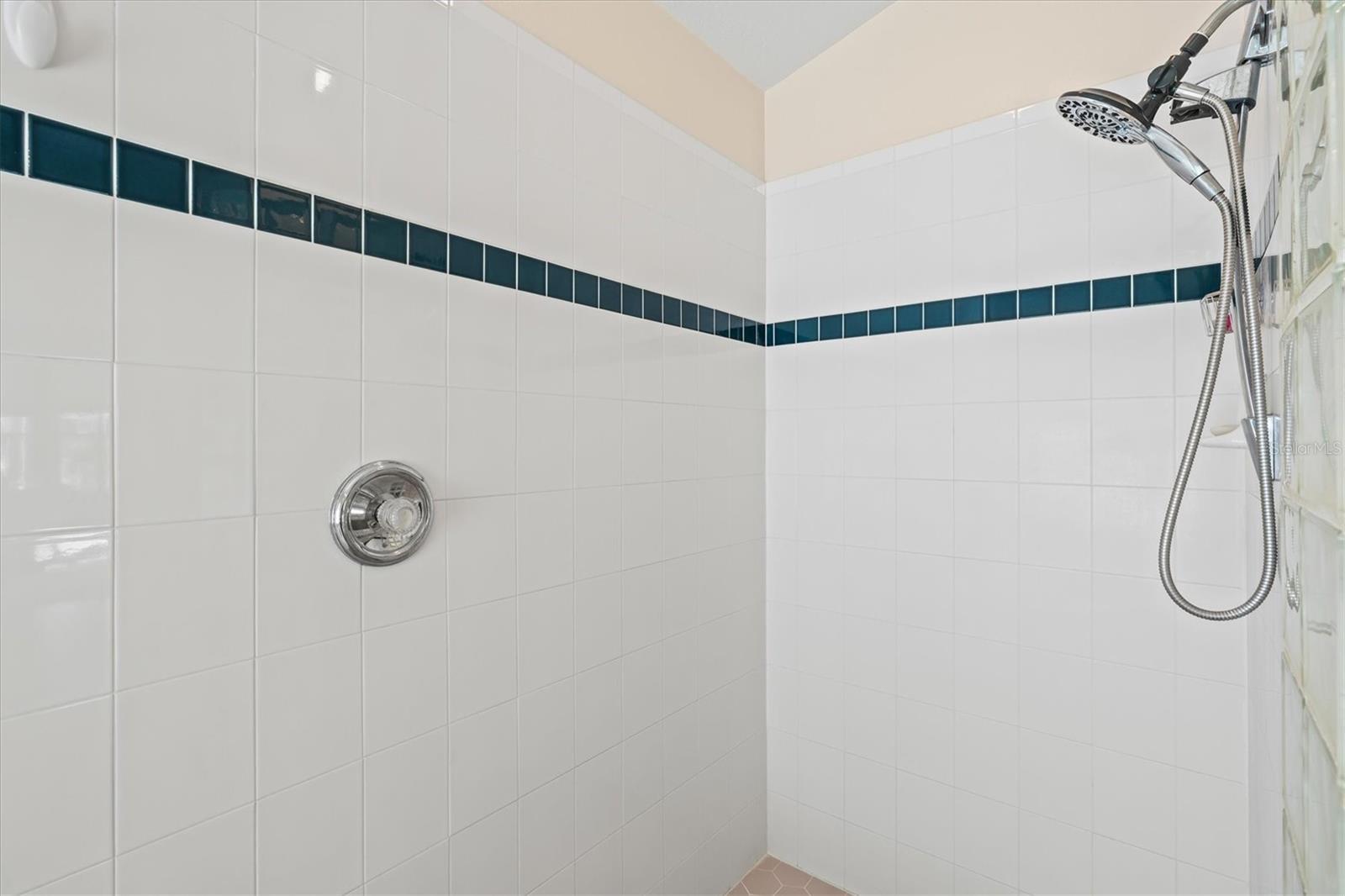 CALUSA LAKES - Residential