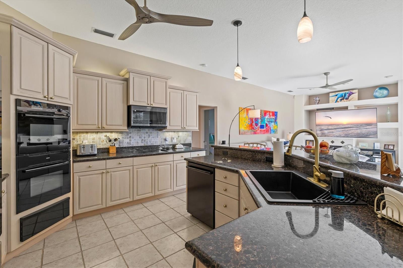 CALUSA LAKES - Residential