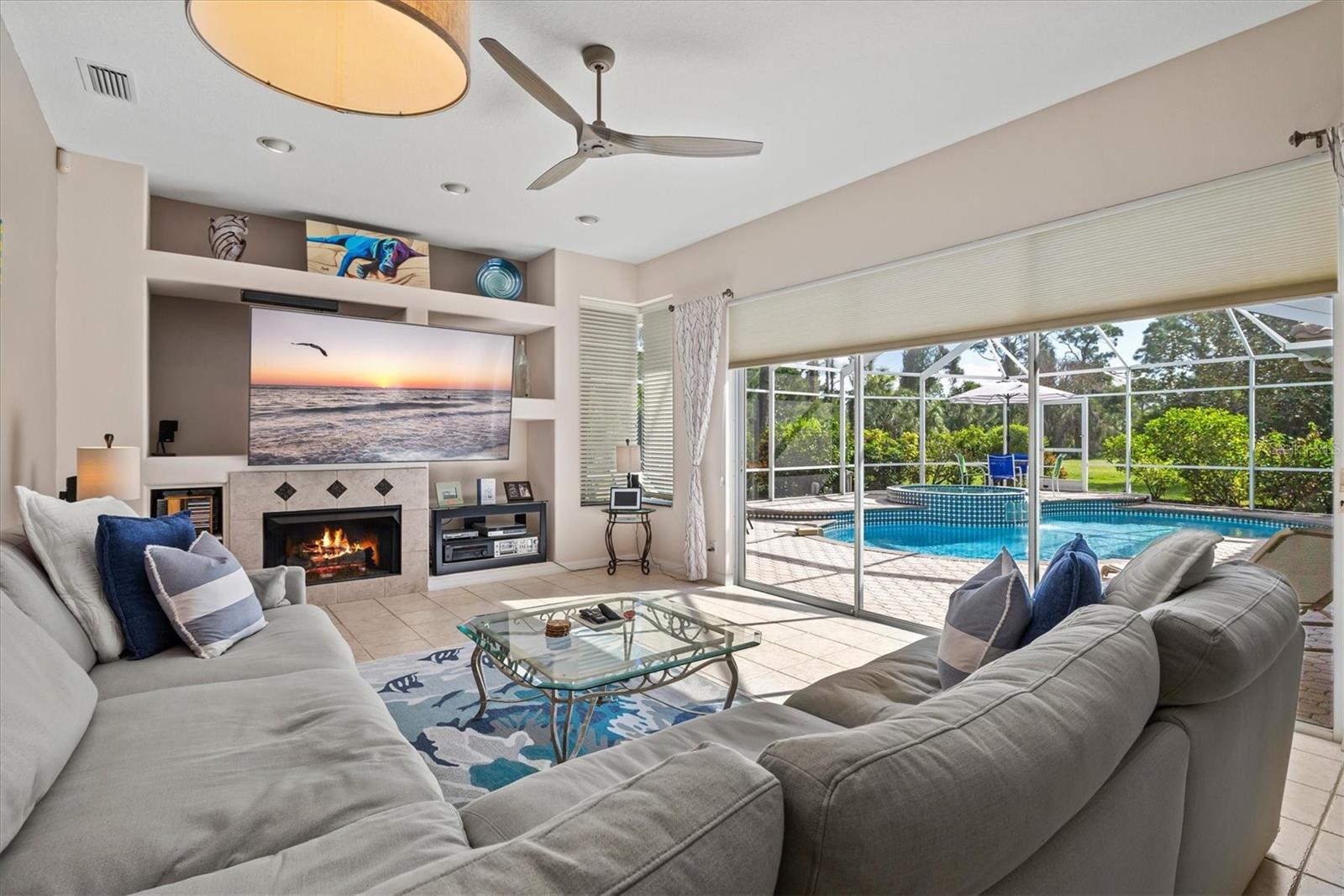 CALUSA LAKES - Residential