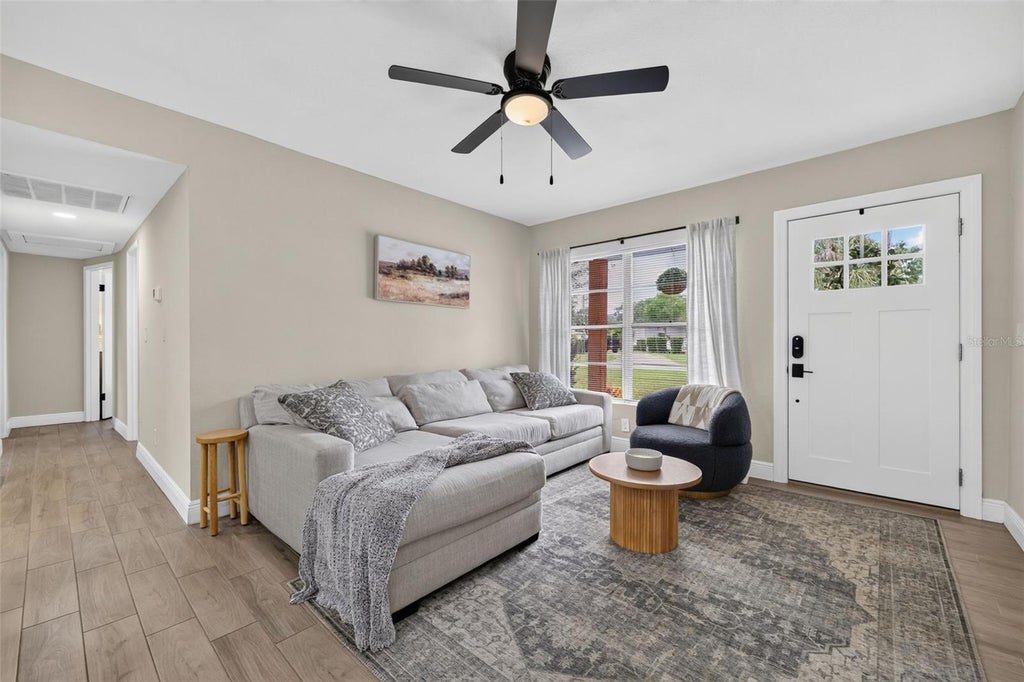 Photo of 2913 W Elrod Avenue, Tampa, FL 33611 (MLS # TB8555917)