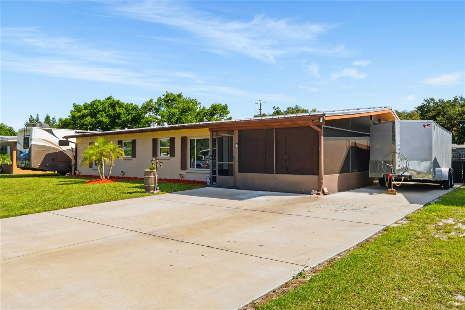 910 CHEROKEE CIRCLE