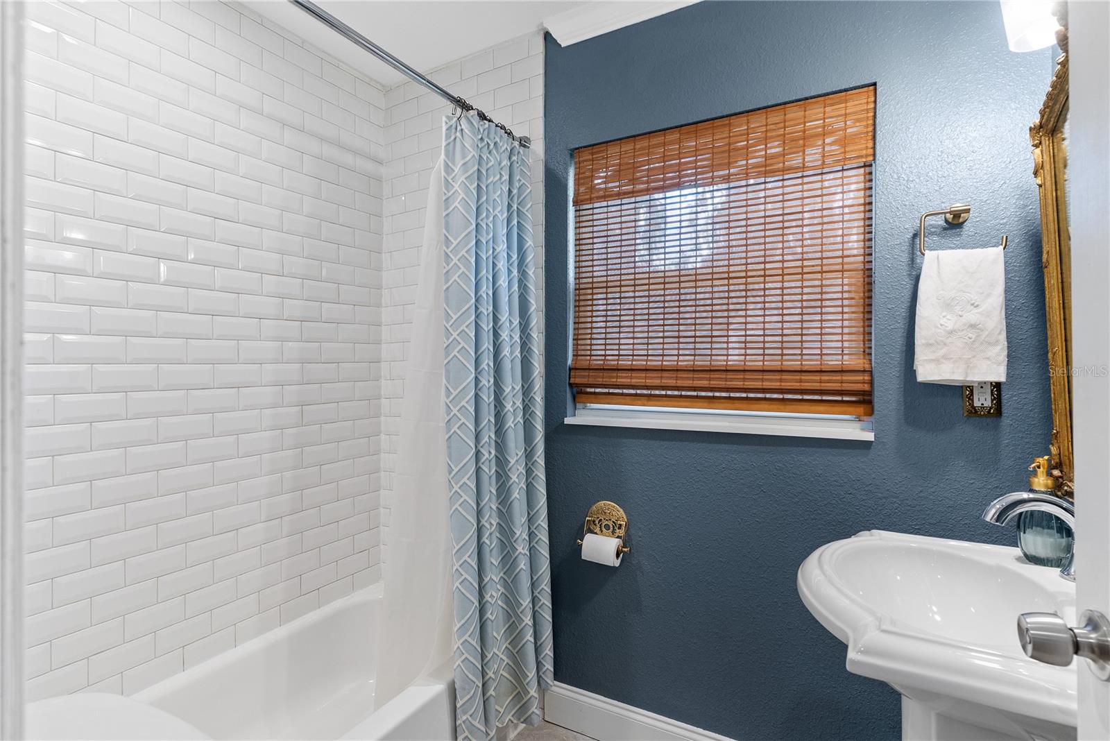 MANOR HEIGHTS - Residential