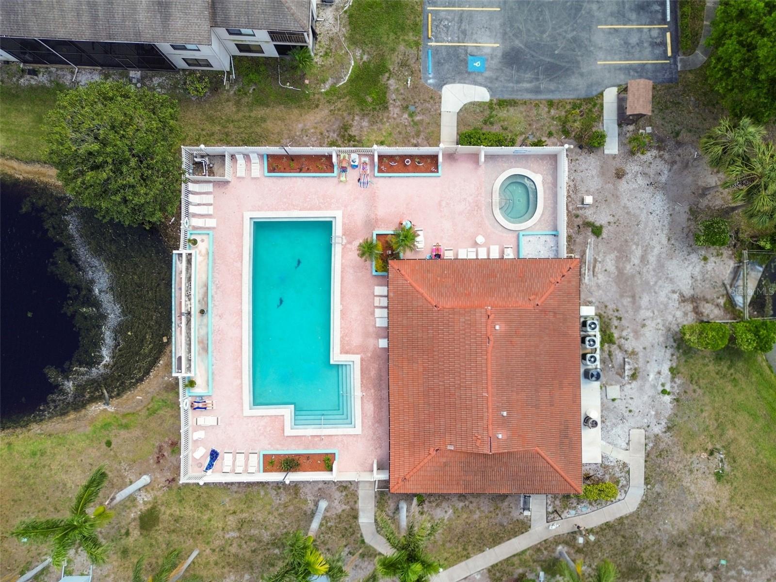 MIRROR LAKE - Residential