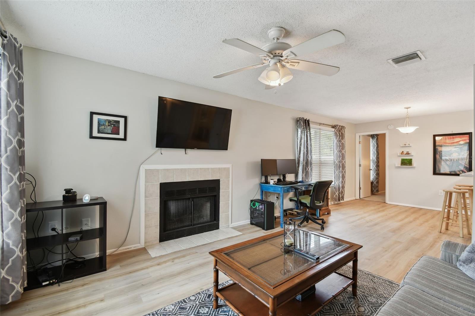 MIRROR LAKE - Residential