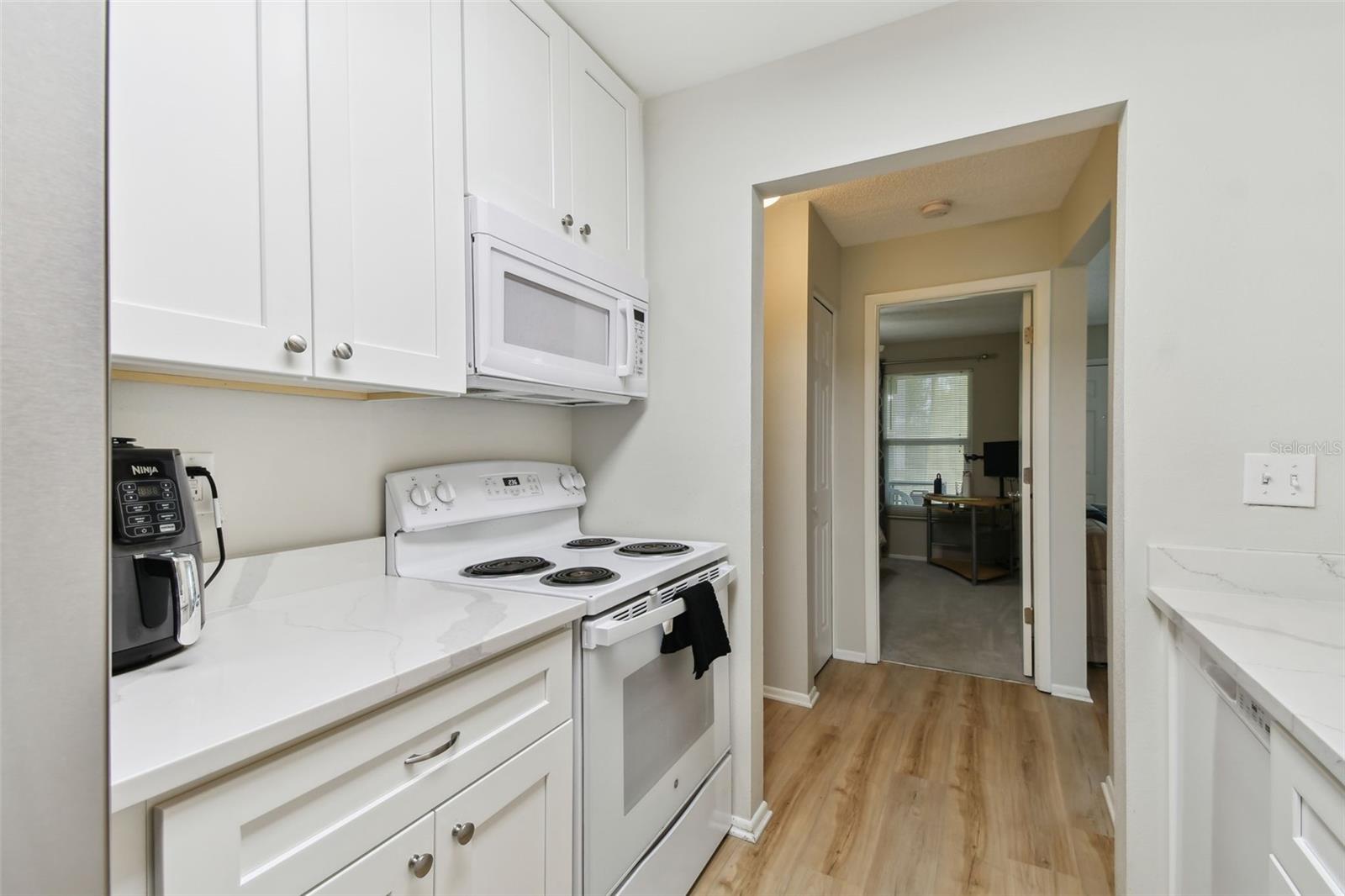 MIRROR LAKE - Residential