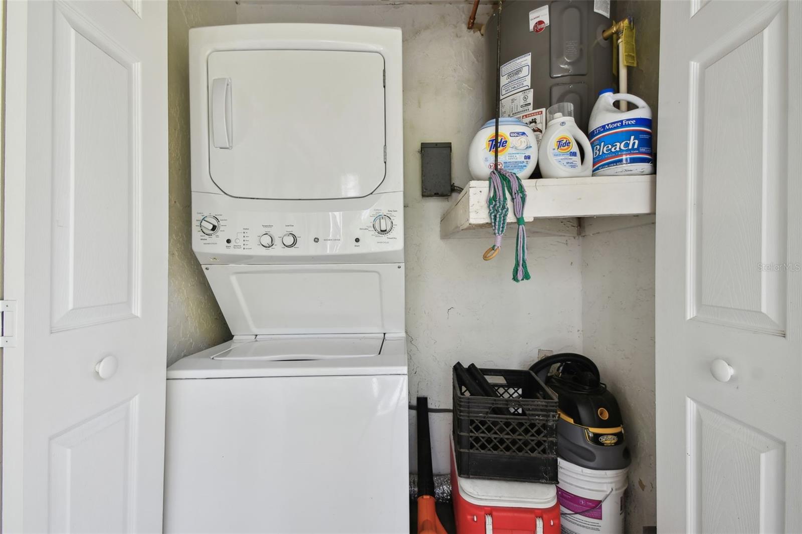 MIRROR LAKE - Residential