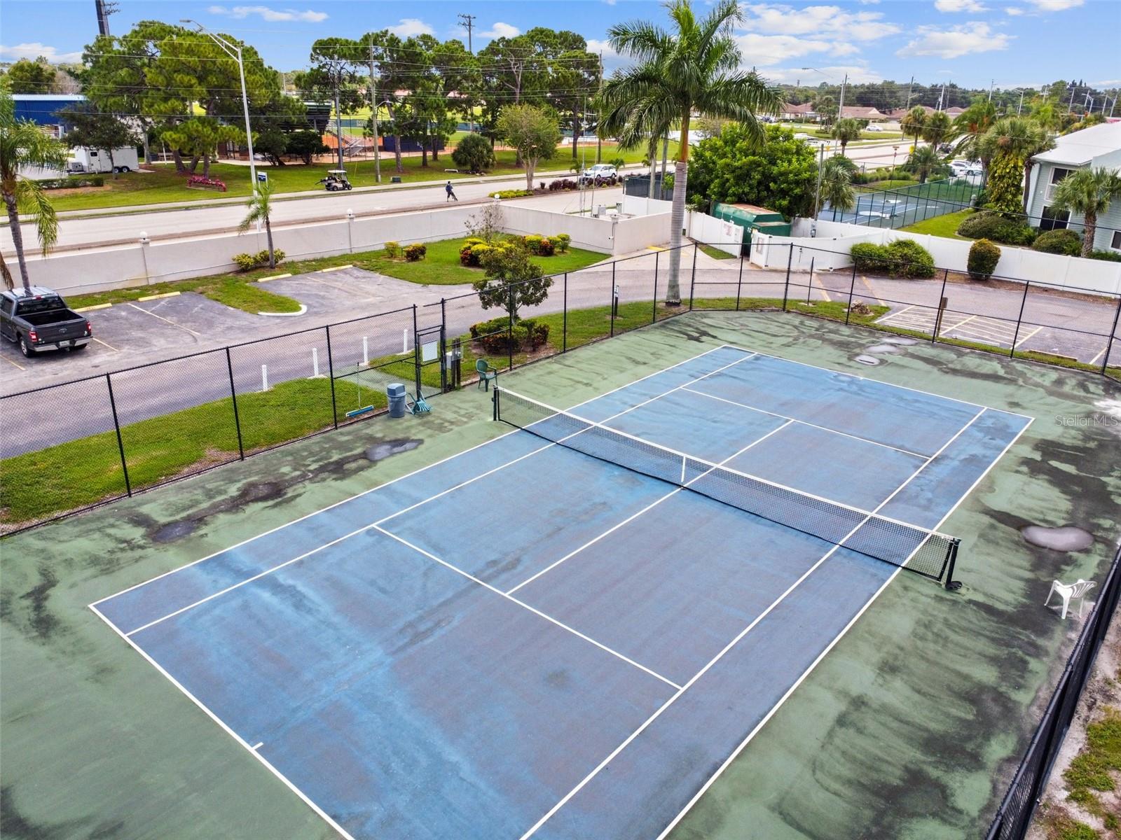 MIRROR LAKE - Residential