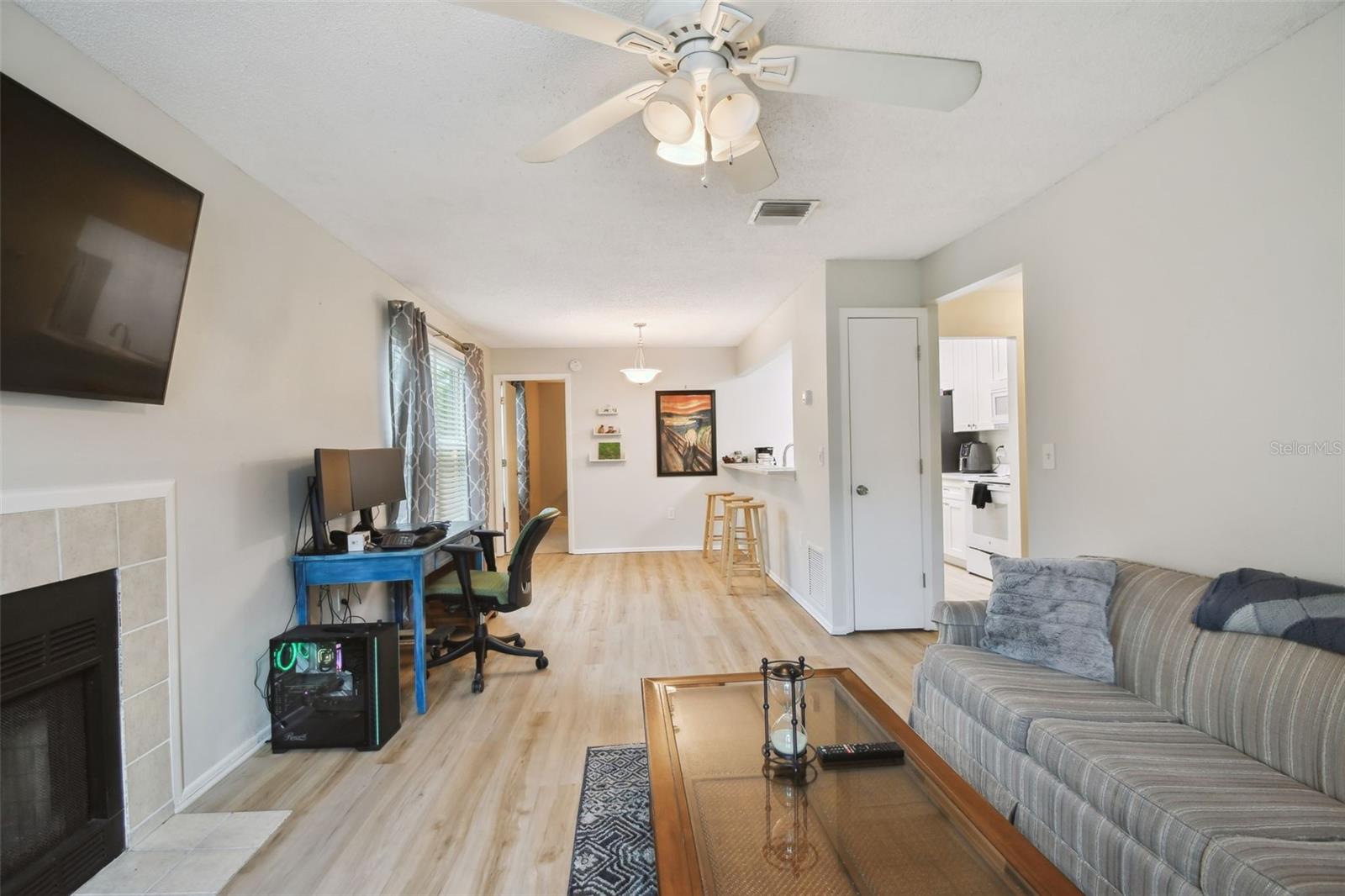 MIRROR LAKE - Residential