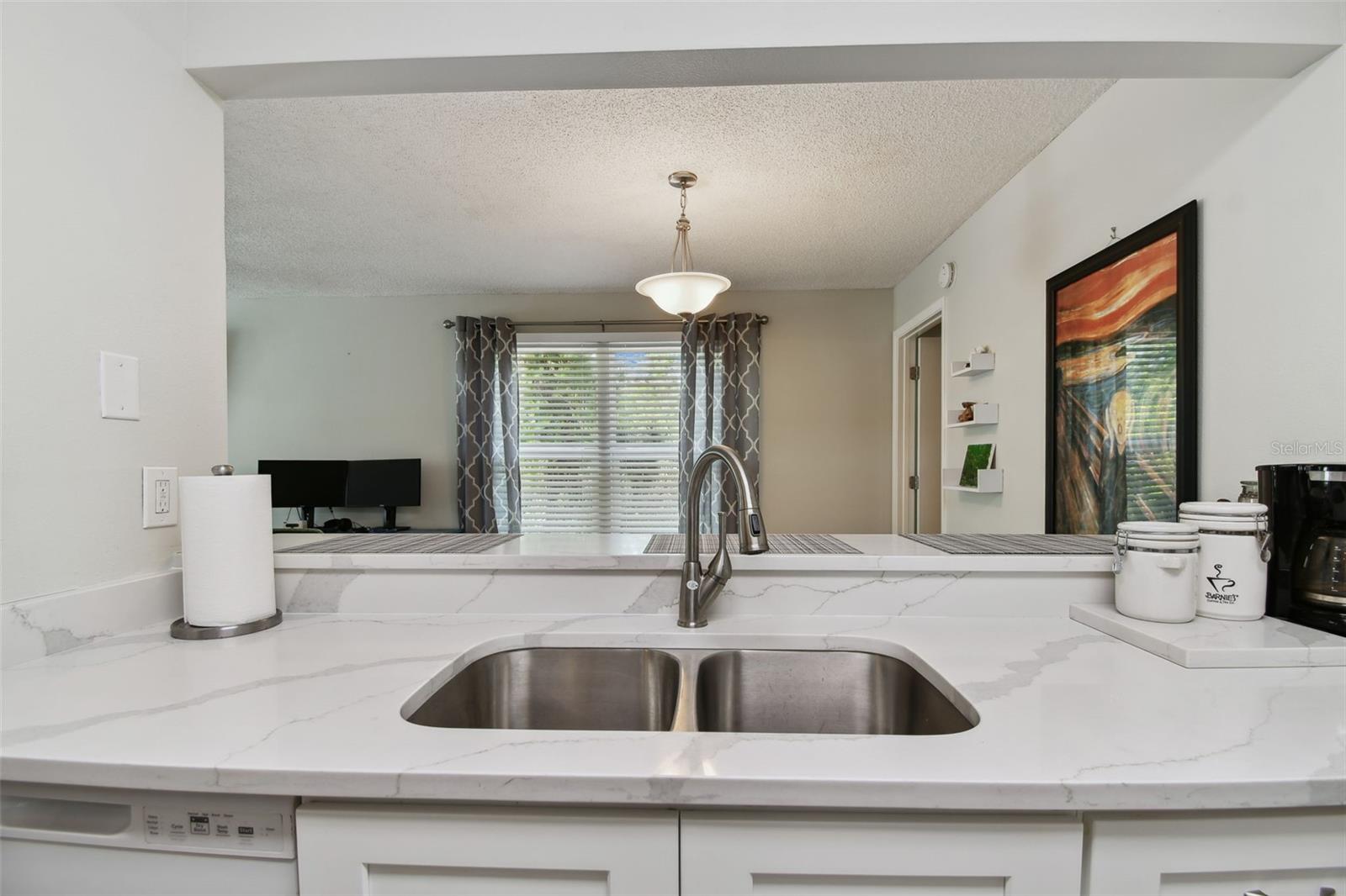 MIRROR LAKE - Residential