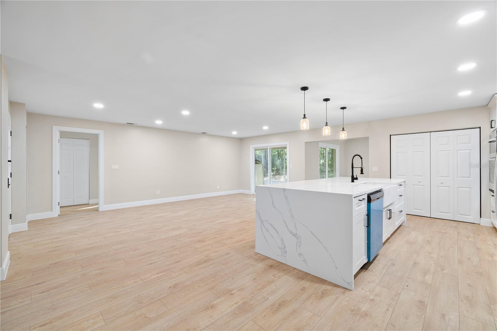 RAINBOW SPRINGS WOODLANDS - Residential