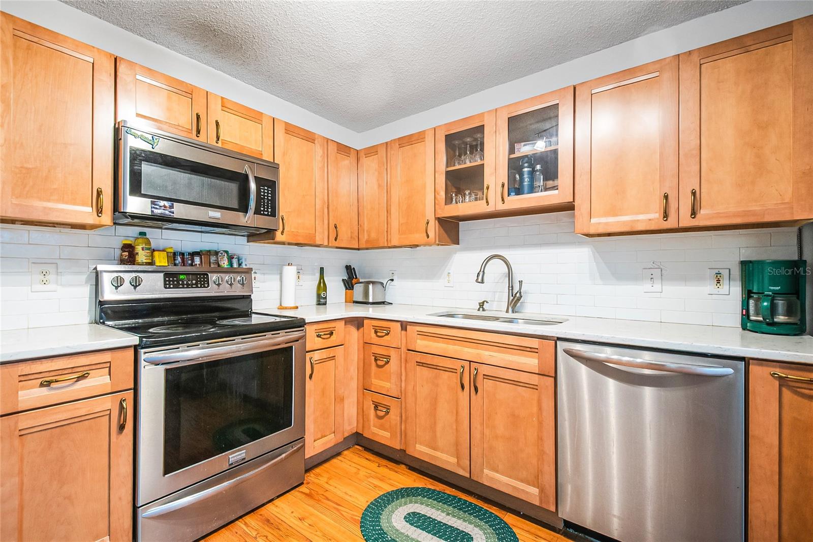 LAKESIDE AT BASS LAKE - Residential