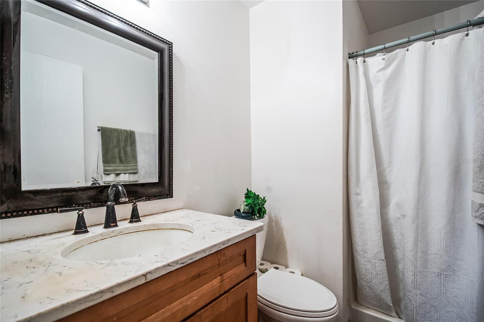 LAKESIDE AT BASS LAKE - Residential