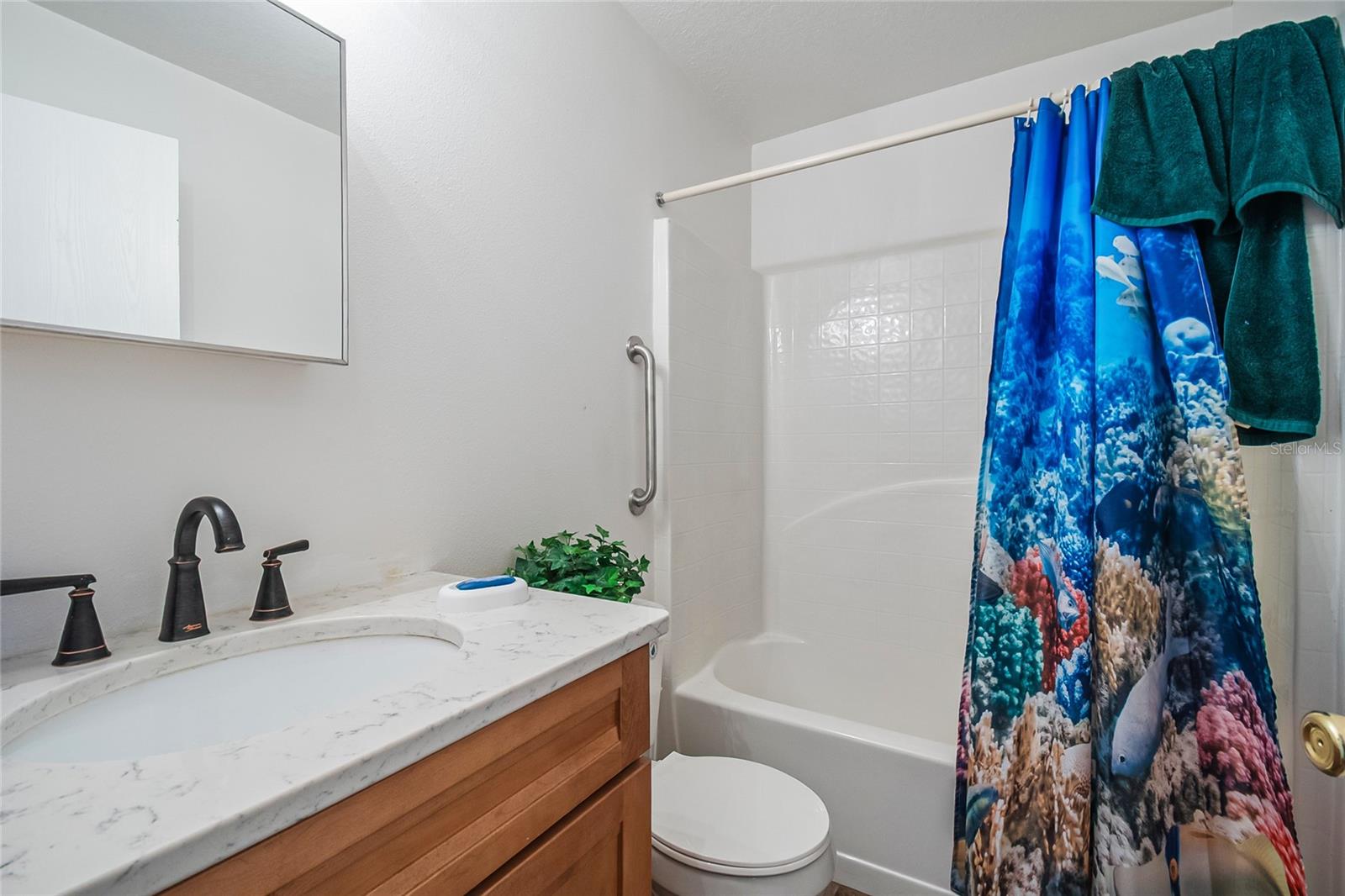 LAKESIDE AT BASS LAKE - Residential